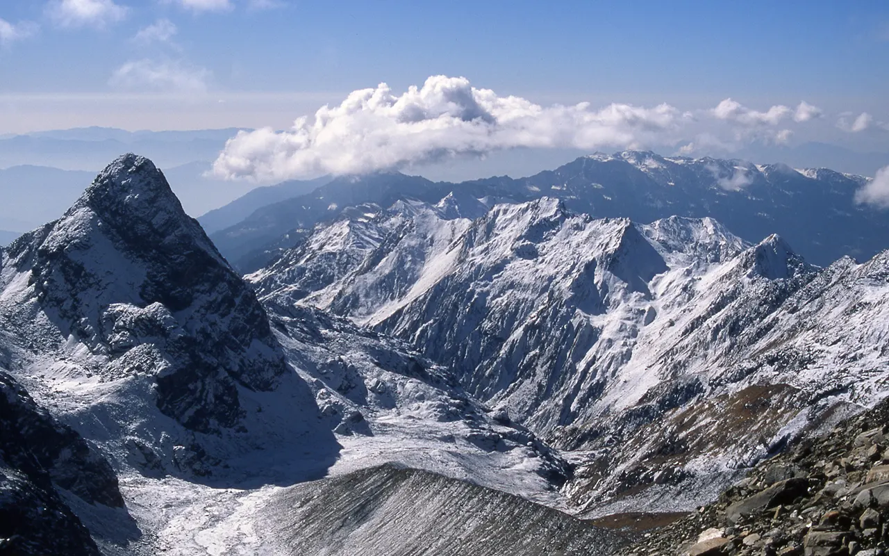 Paldor Peak climbing